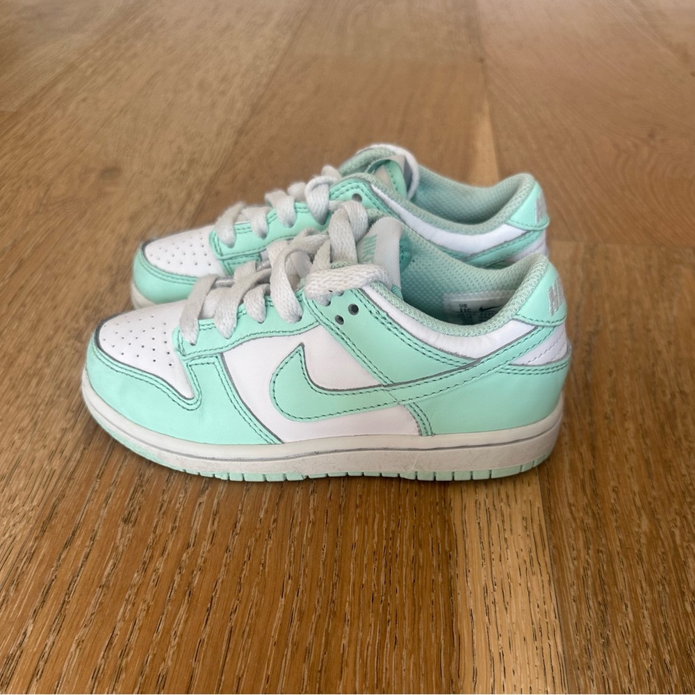 Nike Kids Sneakers in Mint and White